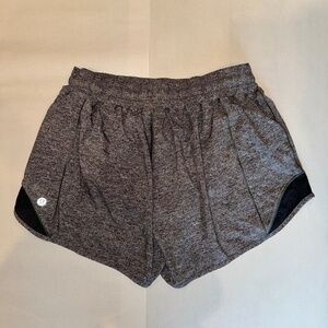 LULULEMON HOTTY HOT SHORTS - SIZE 8